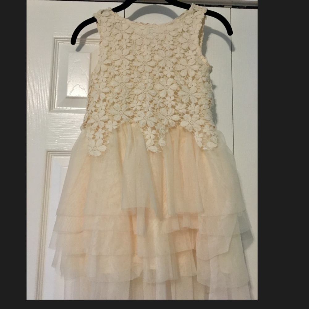 Beautiful girls floral dress. Forever 22 girl